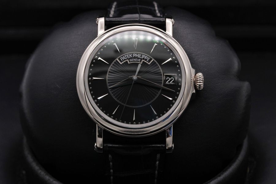 Patek Philippe Calatrava 5153G-001